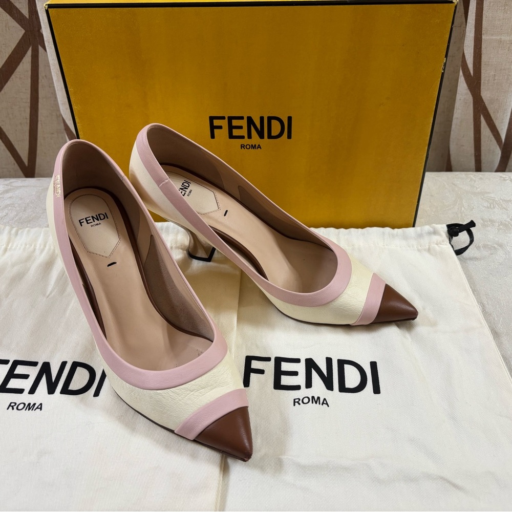 🆕 Fendi Gorgeous Pink and Cream Heels👠